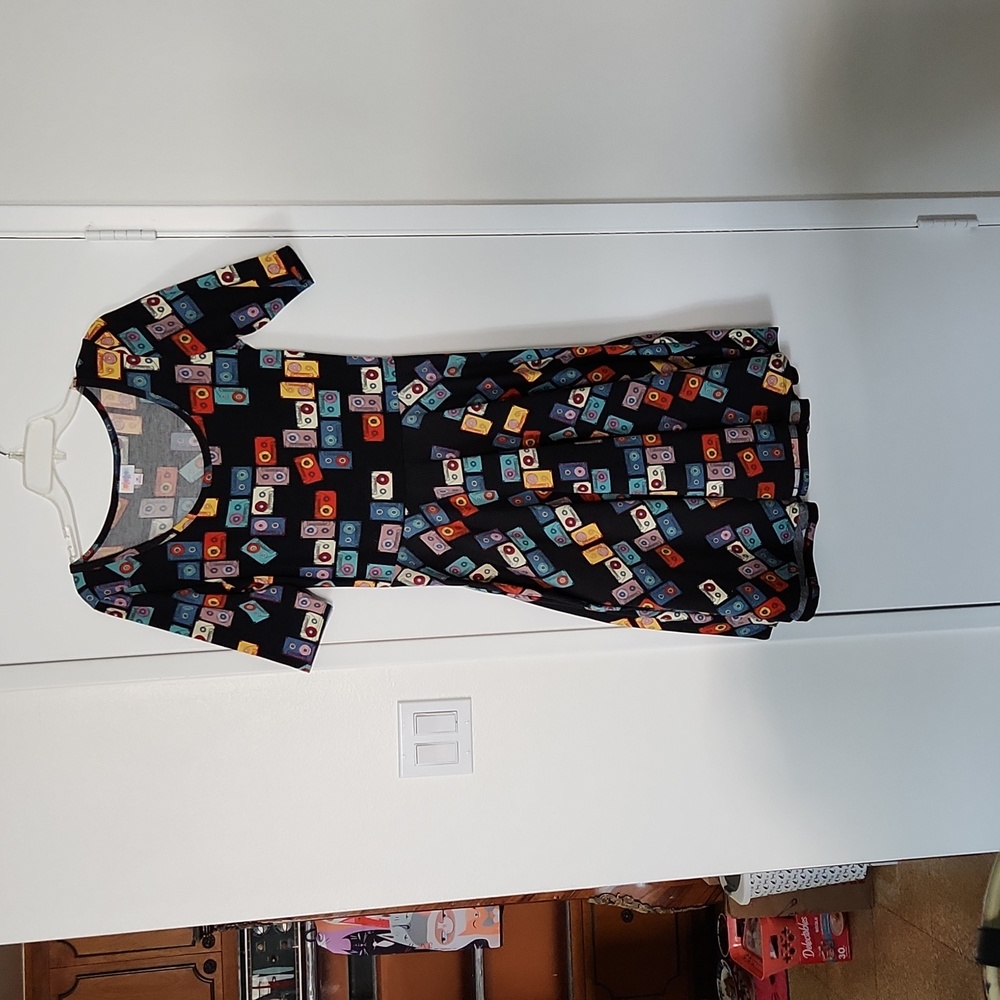Adorable Lularoe knit dress with scoop neck, elbow length sleeves& flared skirt!